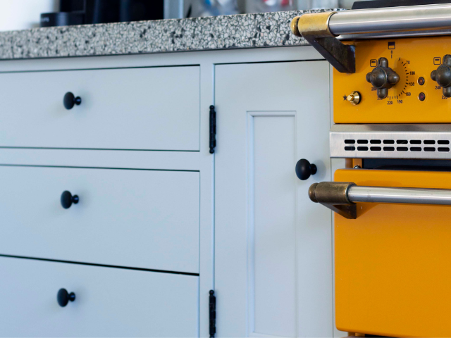 Lakken met verfspuit Lakken met verfspuit